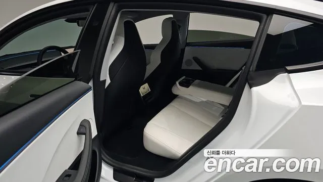 Tesla Model 3 — Фото автомобиля 7