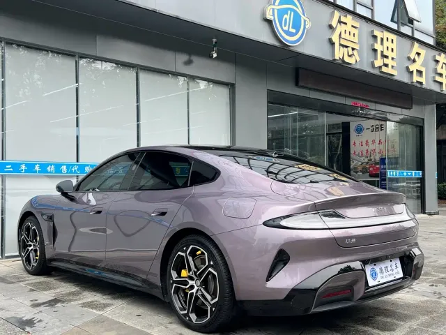 Xiaomi SU7 — Фото автомобиля 14