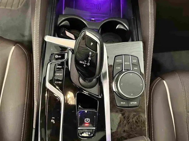 BMW 5 Series — Фото автомобиля 11