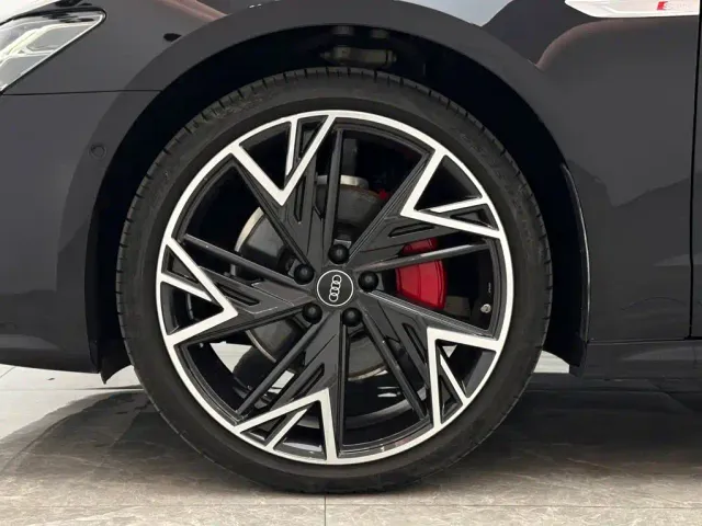 Audi A7L — Фото автомобиля 19