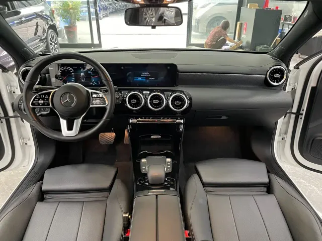Mercedes-Benz A-Class — Фото автомобиля 9