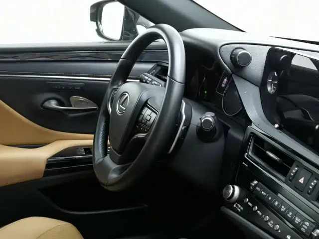 Lexus ES — Фото автомобиля 22