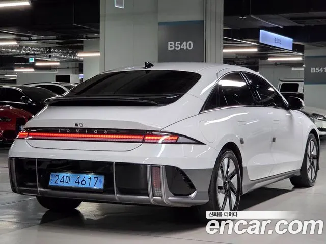 Hyundai Ioniq 6 — Фото автомобиля 4