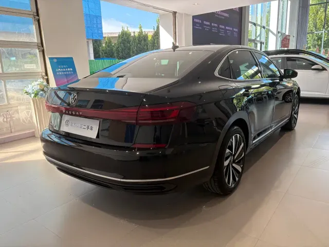 Volkswagen Passat — Фото автомобиля 16