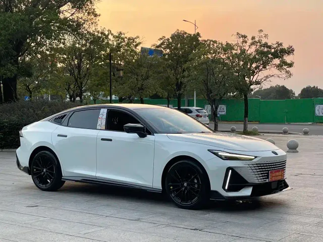 Changan UNI-V — Фото автомобиля 3