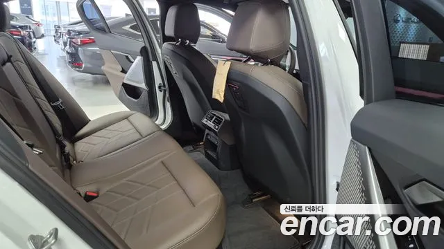 BMW 5 Series G60 — Фото автомобиля 12