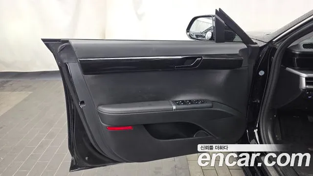 Hyundai Grandeur Grandeur (GN7) 2.5 Бензин 2WD — Фото автомобиля 22