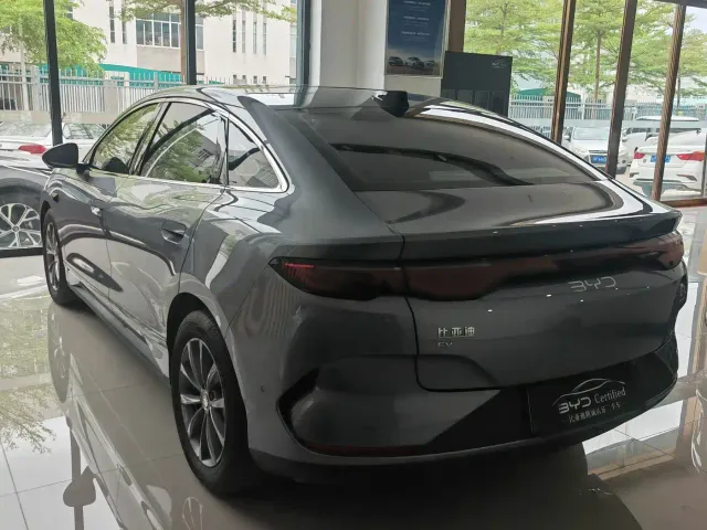 BYD Qin L — Фото автомобиля 4