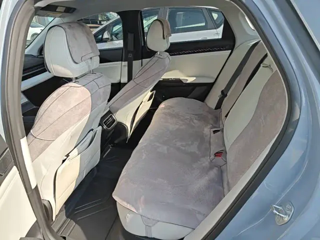 Geely Galaxy L6 — Фото автомобиля 16
