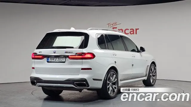BMW X7 M50i 6 мест — Фото автомобиля 2