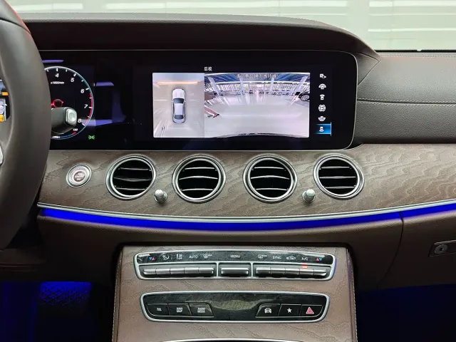 Mercedes-Benz E-Class — Фото автомобиля 13
