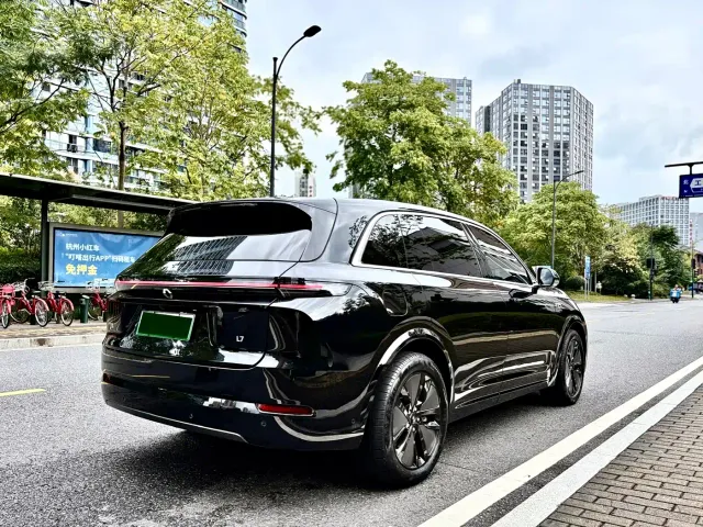 Li Auto L7 — Фото автомобиля 6