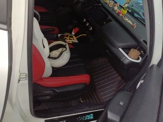 Honda Fit — Фото автомобиля 8