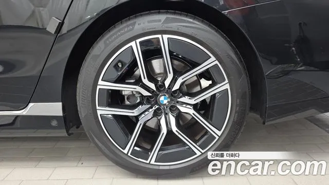 BMW 7-Series 7 серия (G70) 740i xDrive M Sport Limited — Фото автомобиля 21