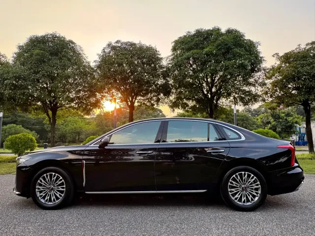 Hongqi H5 — Фото автомобиля 7