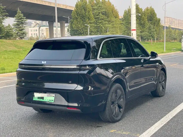 Li Auto L6 — Фото автомобиля 7