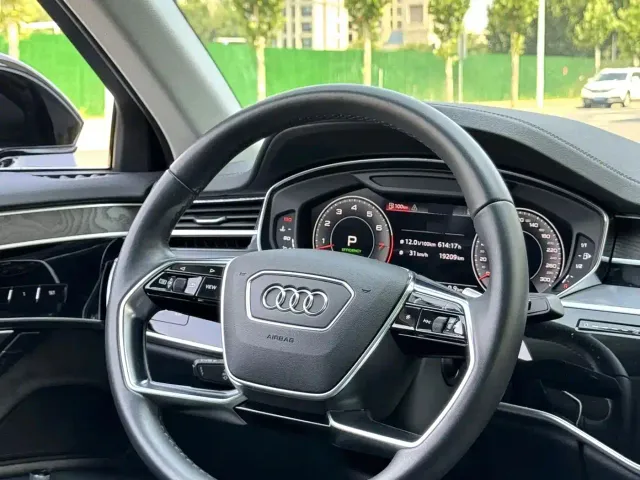 Audi A6L — Фото автомобиля 12
