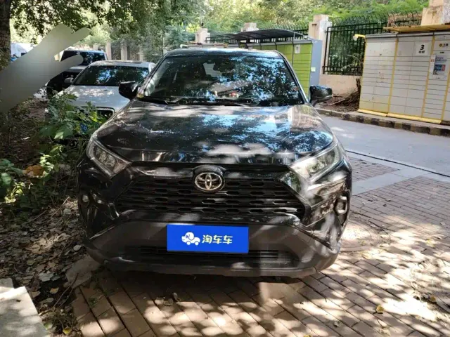 Toyota RAV4 — Фото автомобиля 2
