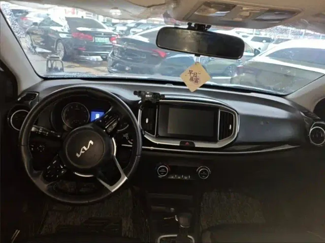Kia KX1 — Фото автомобиля 5