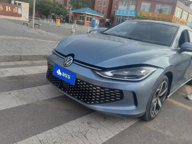Фотография автомобиля — Volkswagen Lamando