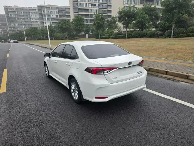 Toyota Corolla — Фото автомобиля 5