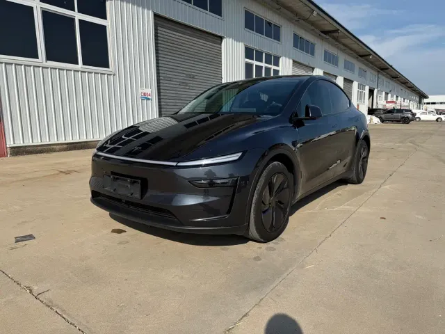 Фотография автомобиля — Tesla Model Y