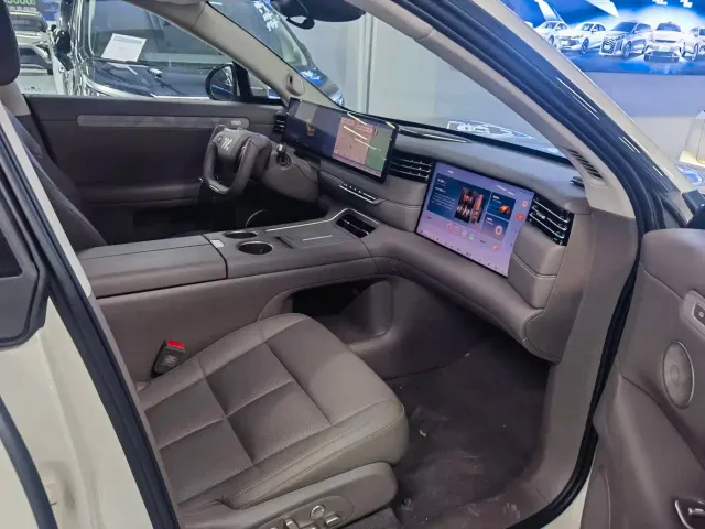 IM Motors LS6 — Фото автомобиля 7