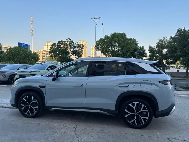 BYD Song L DM-i — Фото автомобиля 10