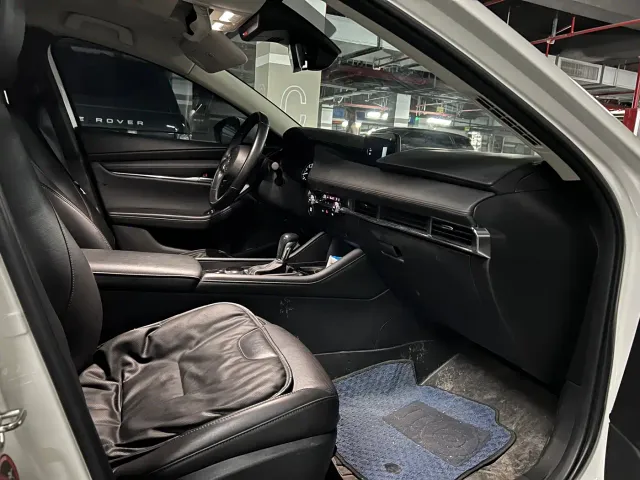Mazda Axela — Фото автомобиля 11