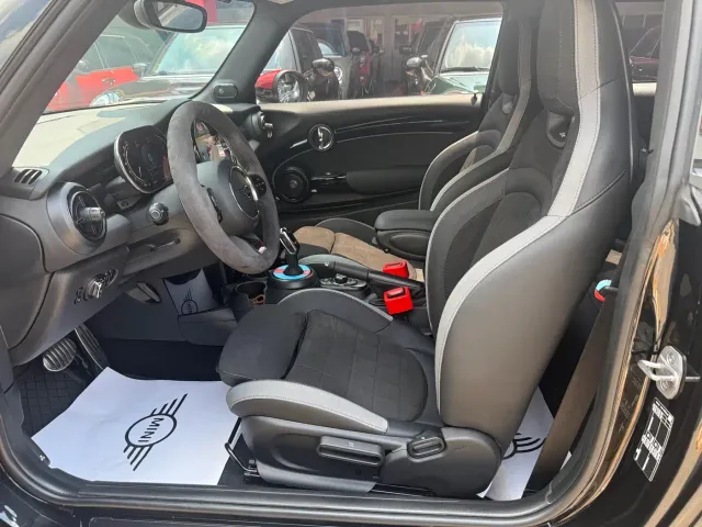 MINI Hatch — Фото автомобиля 11