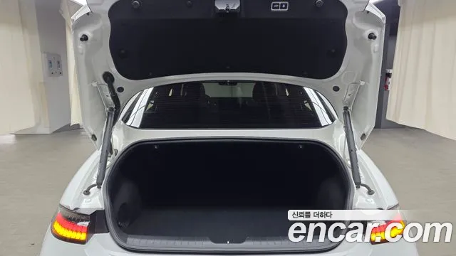Hyundai Ioniq 6 — Фото автомобиля 26