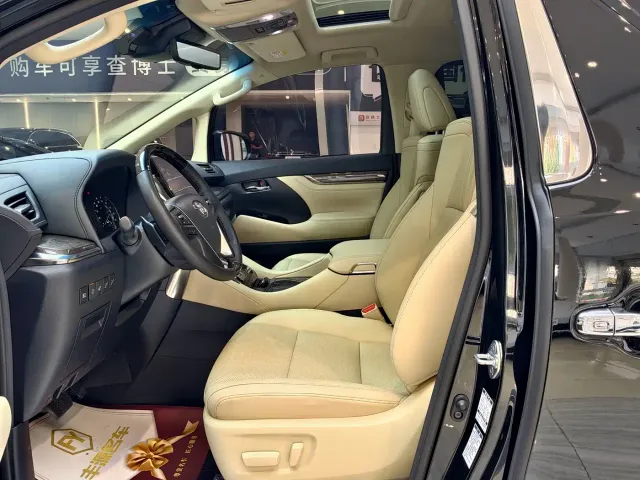 Toyota Vellfire — Фото автомобиля 6