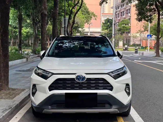 Toyota RAV4 — Фото автомобиля 2