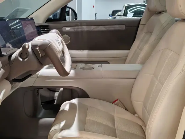 IM Motors LS6 — Фото автомобиля 10