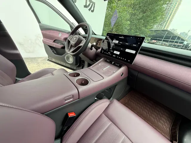 Voyah FREE — Фото автомобиля 24