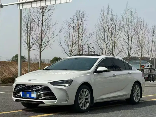 Buick Regal — Фото автомобиля 3