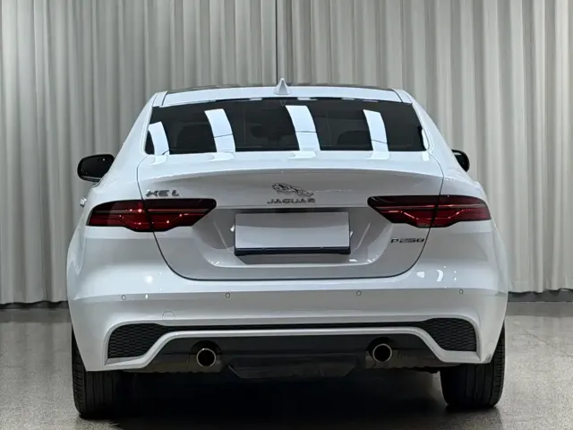 Jaguar XEL — Фото автомобиля 6