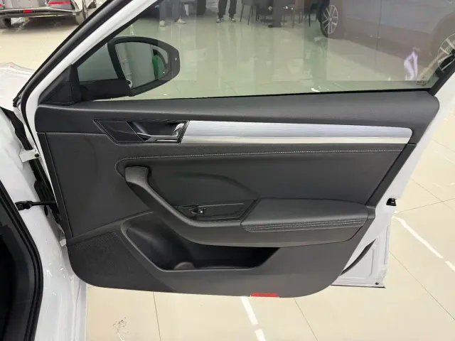 Skoda Superb — Фото автомобиля 9