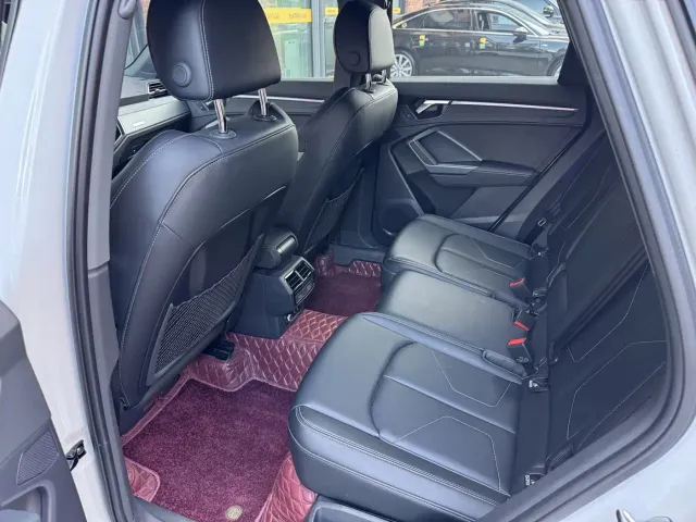 Audi Q3 — Фото автомобиля 9