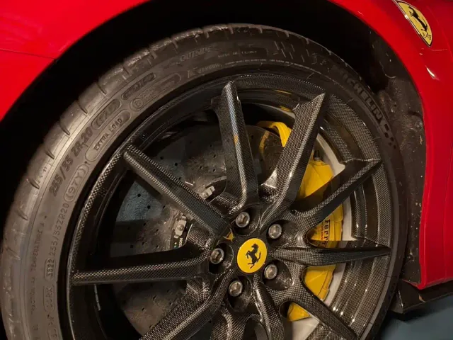 Ferrari SF90 — Фото автомобиля 8