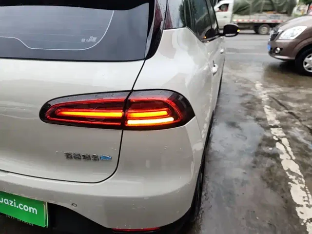 Wuling Motors Wuling Binguo PLUS 2024 Model 330km 5-Seater — Фото автомобиля 7