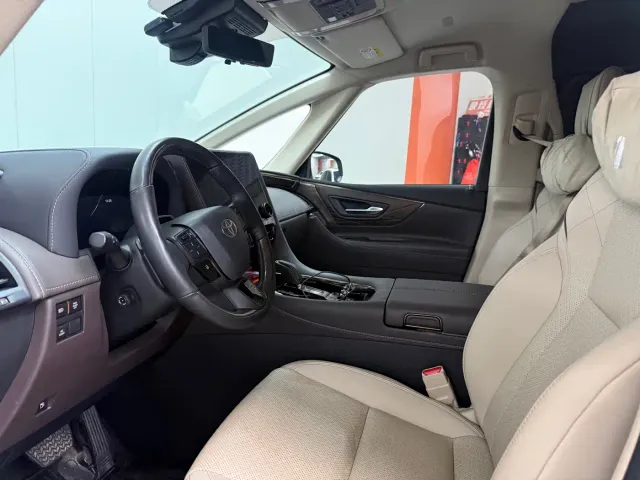 Toyota Alphard — Фото автомобиля 5