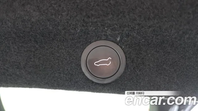 Tesla Model Y — Фото автомобиля 25