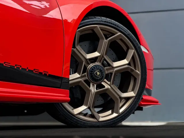 Lamborghini Huracan — Фото автомобиля 10