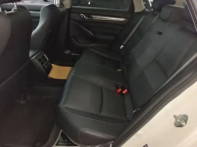 Honda Accord — Фото автомобиля 16