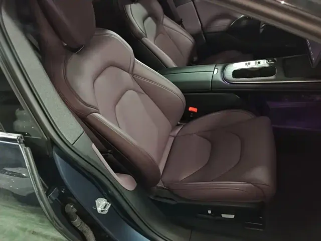 Xiaomi SU7 — Фото автомобиля 24
