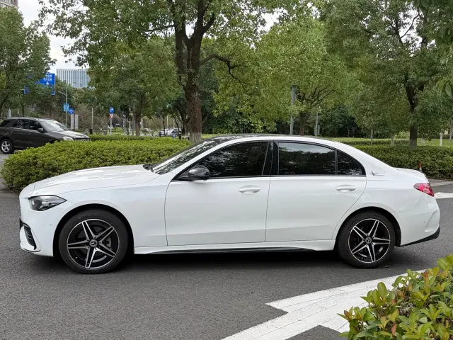Mercedes-Benz C-Class — Фото автомобиля 3