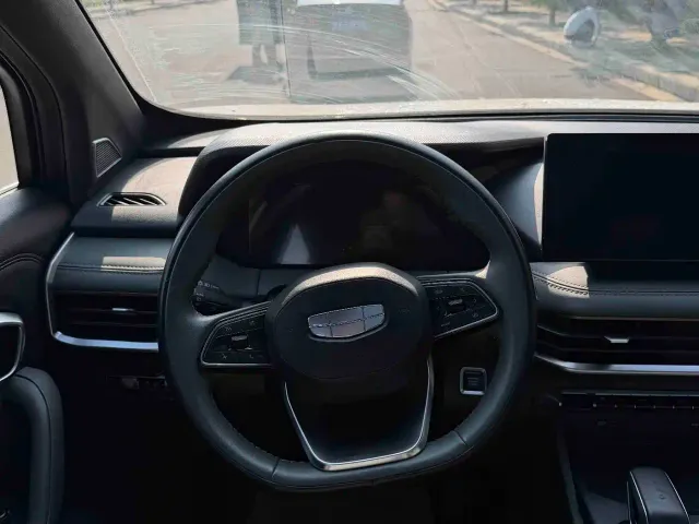 Geely Haoyue L — Фото автомобиля 13