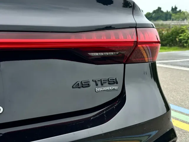 Audi A7L — Фото автомобиля 9