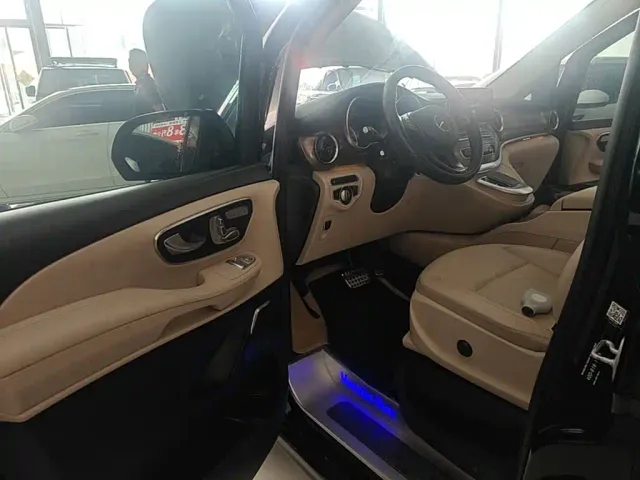 Mercedes-Benz V-Class — Фото автомобиля 15